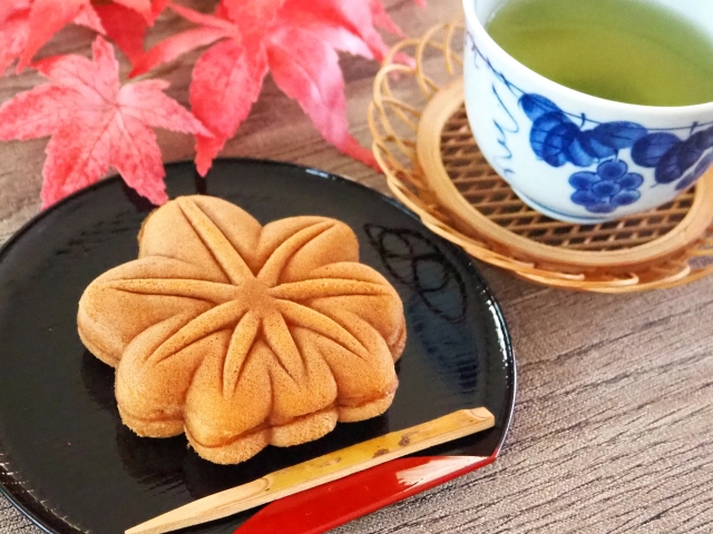 秋冬の花をモチーフにしたあんこ和菓子の雑学【形状や意味、歴史など】